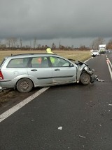 Groźny wypadek pod Piątkiem. Poszkodowana została jedna osoba!