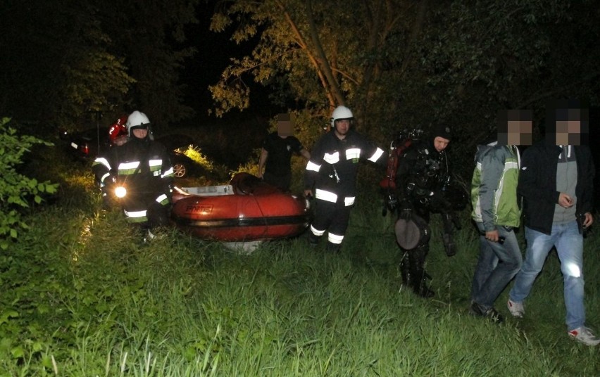 Wypadek w Ratowicach, BMW wpadło do Odry, 17.05.2015