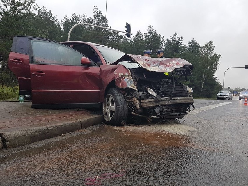 Tragiczny wypadek w Bolesławiu. Kierowca nie żyje