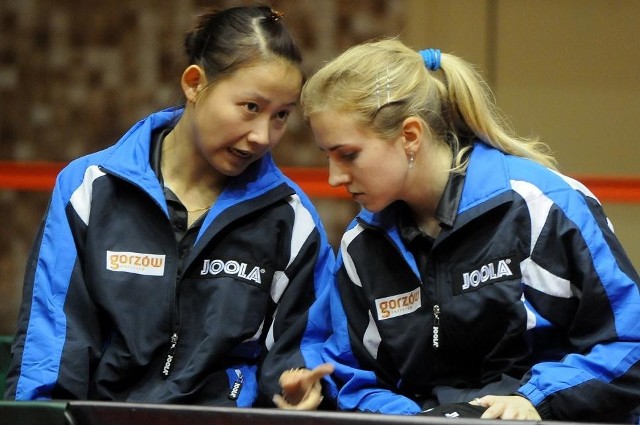 Wszystko wskazuje na to, że Chinka Li Liu (z lewej) i Magdalena Sikorska definitywnie zakończyły już swą sportową przygodę z Gorzovią Gorzów Wlkp.