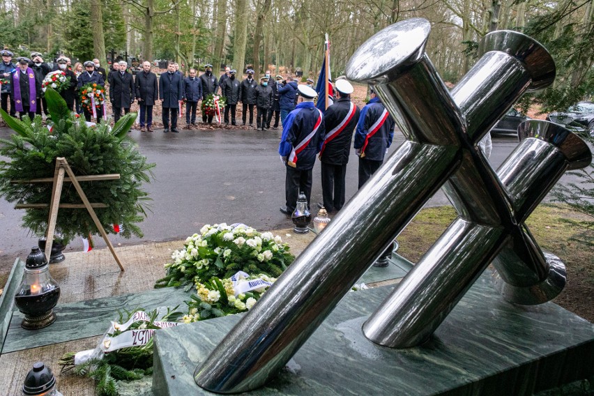 W Szczecinie uczczono pamięć ofiar tragedii promu "Jan...