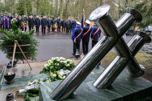 W Szczecinie uczczono pamięć ofiar tragedii promu "Jan Heweliusz"