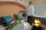 Zadowoleni mali pacjenci szpitala w Wojnowie