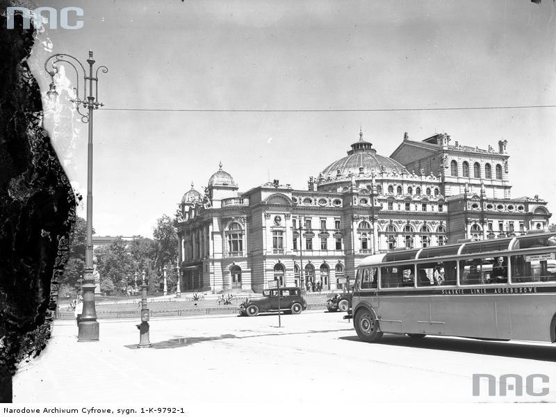 Autobus Śląskich Linii Autobusowych (Katowice-Kraków) na...