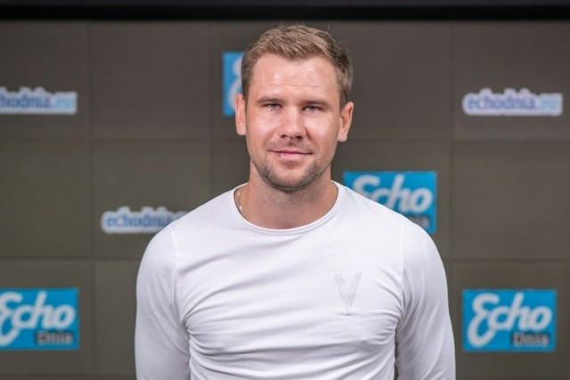 Bartosz Sot został ściągnięty do drużyny ŁKS Górnik Łagów po to by zdobywać gole. Trafia regularnie, jest liderem snajperów w klasie okręgowej.