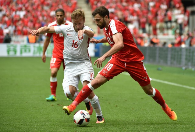 Polska – Portugalia w ćwierćfinale Euro 2016 już dziś, 30 czerwca (30.06.). Stawką meczu w Marsylii jest o półfinał Euro. Kiedy, gdzie i o której oglądać mecz Polska – Portugalia? Gdzie obejrzeć stream na żywo oraz transmisję w TV meczu Polska – Portugalia?