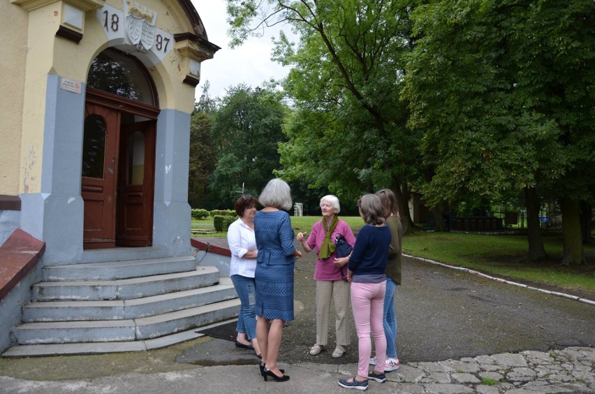 Rodzina dawnego właściciela zamku odwiedziła Niemodlin [zdjęcia] 