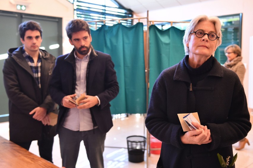 Od lewej: synowie kandydata na prezydenta Francoisa Fillona...
