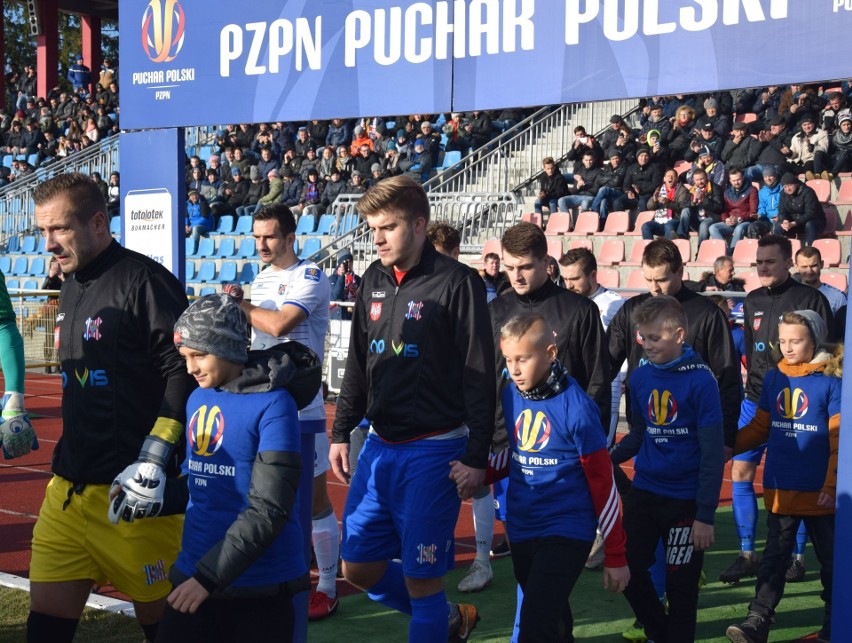 Piłkarze Wisły Sandomierz przegrali w meczu 1/8 finału...