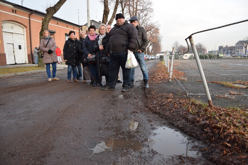 Mieszkańcy Rynku Wieluńskiego narzekają na uciążliwość...