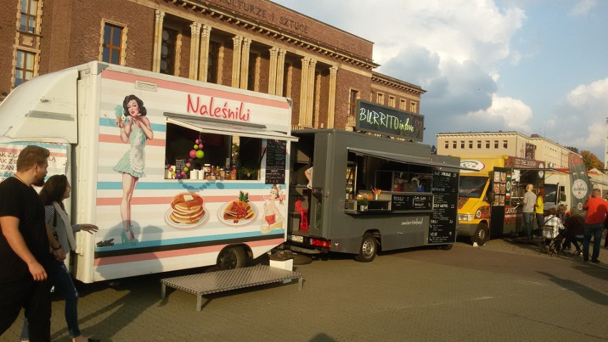 Foodtrucki zjechały do Dąbrowy Górniczej ZDJĘCIA