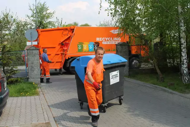 Gmina proponuje podwyżkę opłaty za wywóz segregowanych śmieci z 11 zł do 12,50 zł.