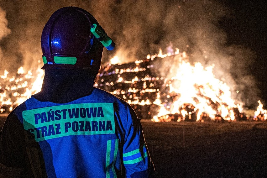 W piątek, 19 sierpnia w Konarzewie doszło do pożaru kilkuset...