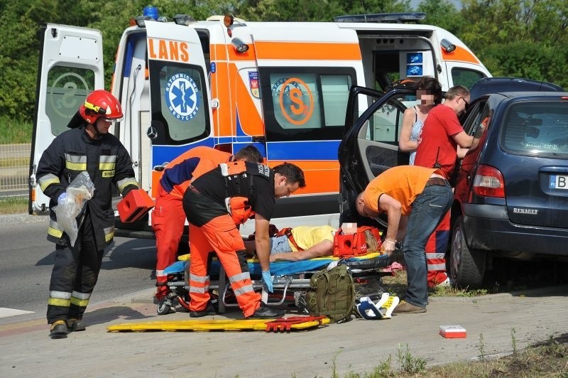 Ul. Kuronia. Groźny wypadek. Pięć osób rannych [ZDJĘCIA]