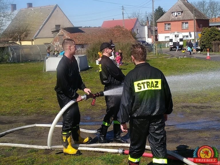 Zabierzcie ze sobą sikawki, pistolety na wodę, wiadra,...