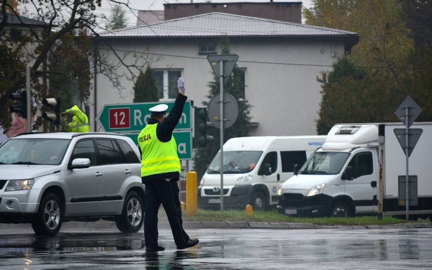 Skrzyżowanie ulic: Solidarności, Sikorskiego, gen. Ducha