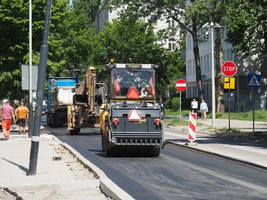 Ulice Sienkiewicza i Jaracza coraz bliżej końca przebudowy. Które ulice będą remontowane jeszcze w tym roku?