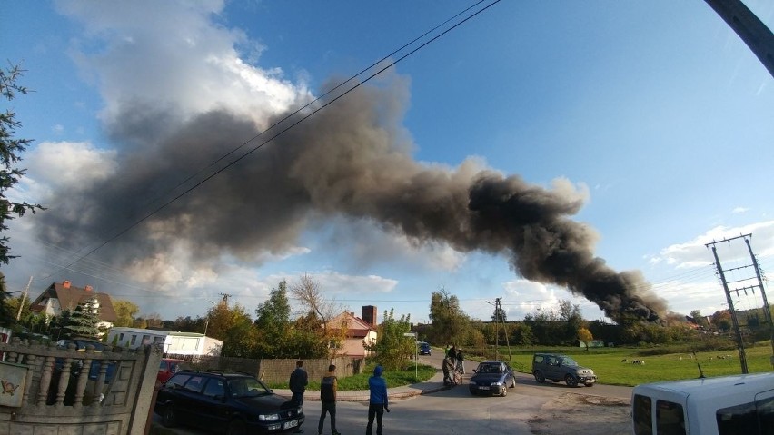 Pożar sortowni śmieci w Sędziszowie! (WIDEO, ZDJĘCIA)