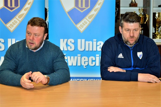 Andriej Gusov (z lewej, trener GKS Tychy) i Witold Magiera, opiekun oświęcimian.