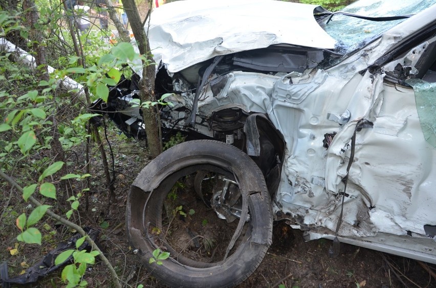 Policja zatrzymała sprawcę wczorajszego wypadku w Bukownie, w wyniku którego jedna osoba została ciężko ranna. Uciekł bo był pijany 