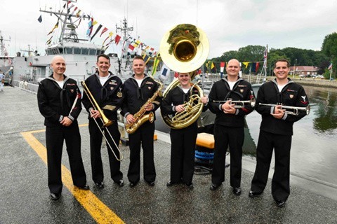 Orkiestra Marynarki Wojennej USA - Topside, orkiestra dęta w...