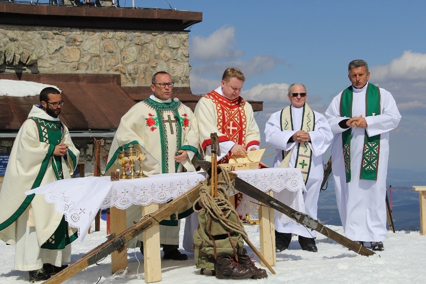 Tatry. Prezydent Komorowski na mszy na Kasprowym Wierchu [ZDJĘCIA]