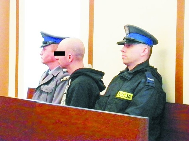 30-letni Krzysztof B. został wczoraj skazany za zamordowanie kolegi. Jednak okazało się, że do zbrodni wcale nie używał noża jak twierdzili śledczy i policjanci.