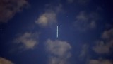 „Gwiezdny pociąg” satelitów Starlink na nocnym niebie. O której i gdzie na nieboskłonie je obserwować?