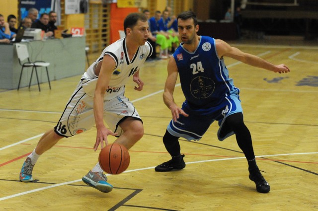 W drużynie Gimbaskets 2 Przemyśla nadal zobaczymy Bartosza Bala (z piłką), ale także Grzegorza Płocicę, czy Artura Mikołajko.