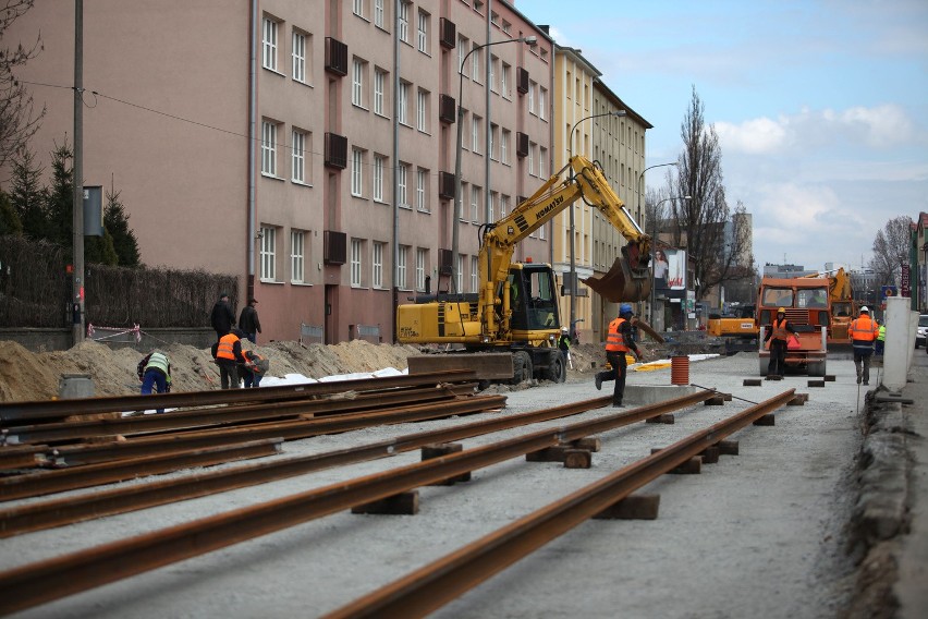 Kraków. Ruszają prace przy budowie nowego torowiska na ulicy Mogilskiej [ZDJĘCIA]