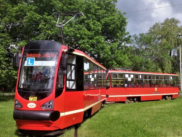 Tramwaje Śląskie prowadzą nabór na bezpłatny kurs motorniczego tramwaju. Spółka zachęca kandydatów m.in. gwarancją zatrudnienia.