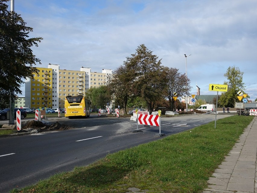 Trwa budowa ronda na skrzyżowaniu ulic Jana Pawła II i...