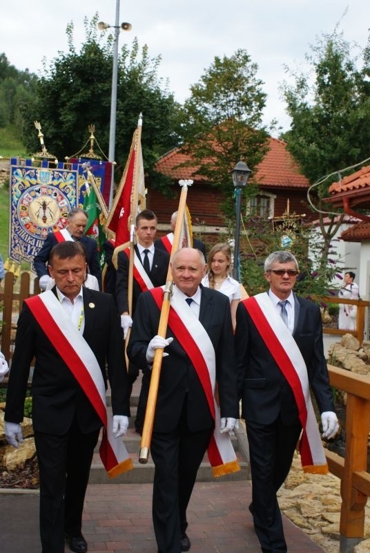 Na czele maszeruje poczet głównego organizatora imprezy...