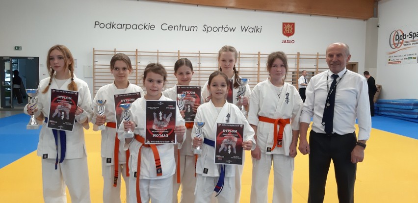 Nowosądecki Klub Karate Kyokushin udanie podsumował rok. Trener zadowolony [ZDJĘCIA]