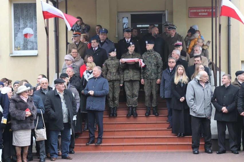 W obecności władz oświatowych, szkoły i starostwa, kadeci I...