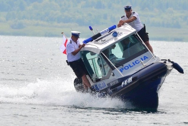 Tarnobrzescy policjanci mają do dyspozycji nowoczesną łódź motorową. Jest to jedyna taka motorówka na Podkarpaciu.