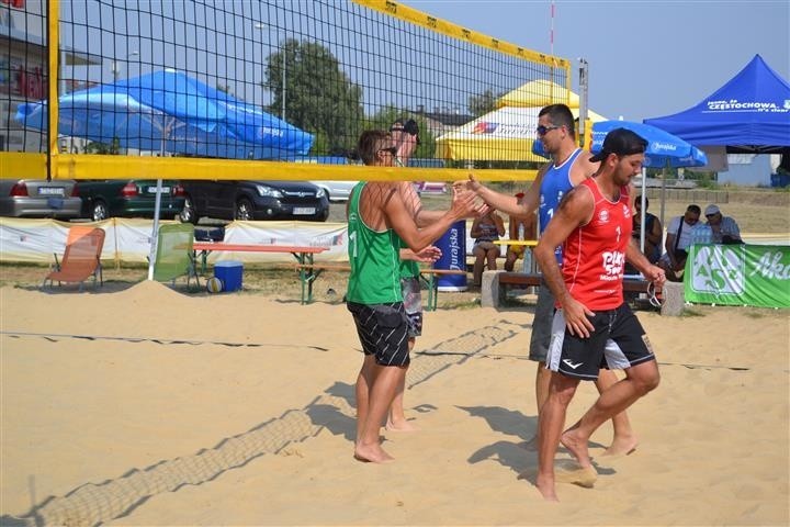 Mistrzostwa Śląska w siatkówce plażowej na boiskach Galerii...