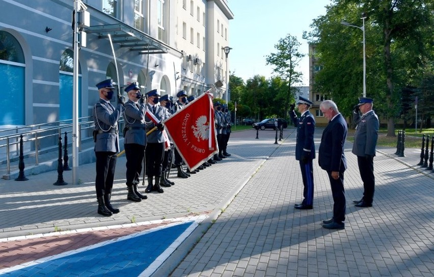 Powitanie generała Roberta Szewca w Białymstoku po odebraniu nominacji. Nie zabrakło tortu (zdjęcia)