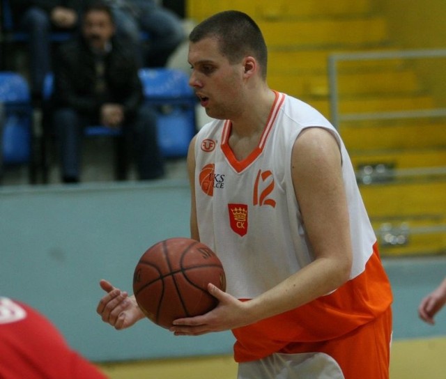 Wojciech Miernik był najskuteczniejszym koszykarzem UMKS Kielce w pierwszej rundzie sezonu 2010/2011.