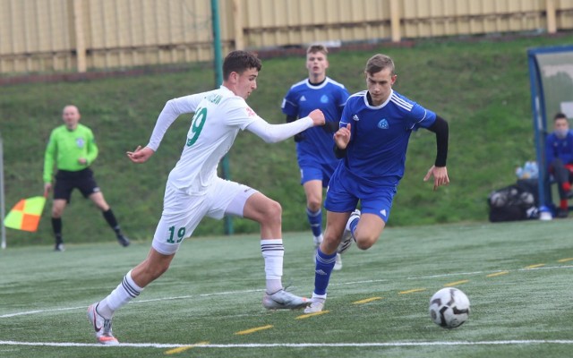 Ruch Chorzów w CLJ U-17 przegrał ze Śląskiem Wrocław  Zobacz kolejne zdjęcia. Przesuwaj zdjęcia w prawo - naciśnij strzałkę lub przycisk NASTĘPNE