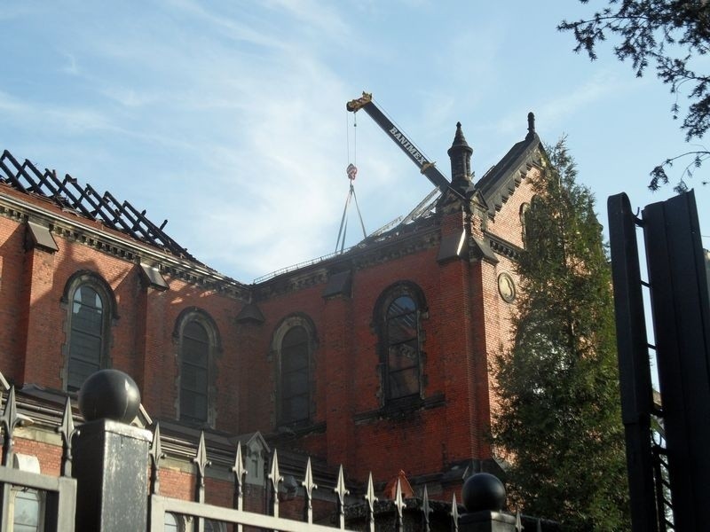 Pożar katedry w Sosnowcu. Trwa budowa zabezpieczenia dachu