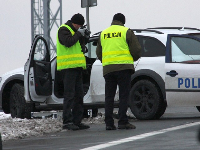 Pościg za złodziejem samochodów zakończył się tragicznie. Śmiertelnie postrzelony został policjant.