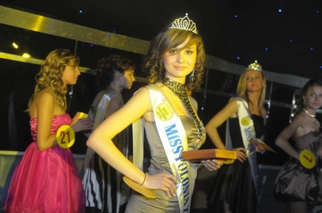 Wybory Miss Ziemi Krapkowickiej 2010 w Discoplexie A4 w Pietni. Martyna Zapadka.
