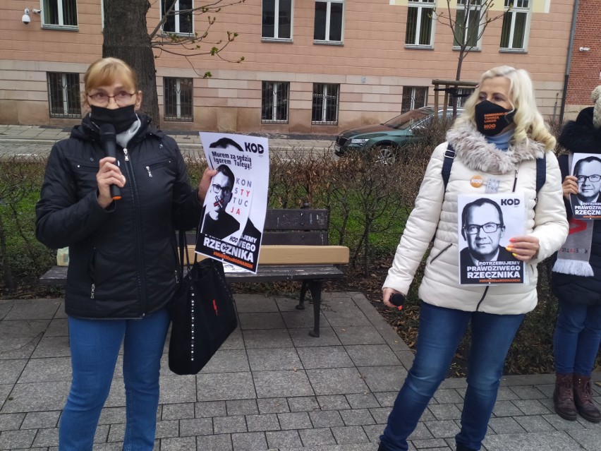 Protest pod Sądem Okręgowym w Opolu. Wzięli w nim udział...