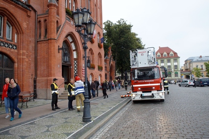 Dzisiaj kilka minut po 15., w słupskim ratuszu na drugim...