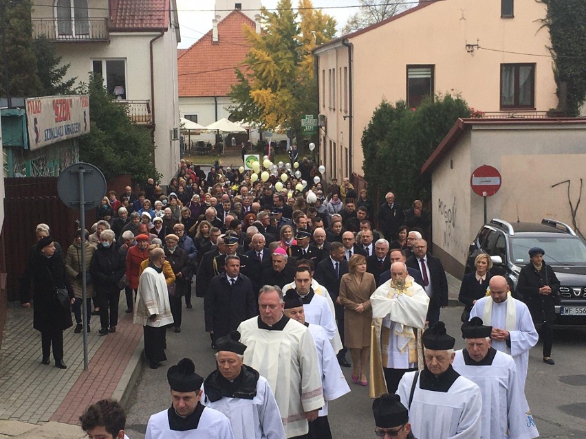 Wyjątkowa uroczystość w Staszowie. Patronem miasta jest święty Jan Paweł II [WIDEO, ZDJĘCIA]