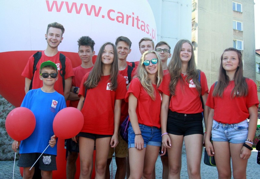 Finał akcji Caritas: Tornister pełen uśmiechów (ZDJĘCIA)