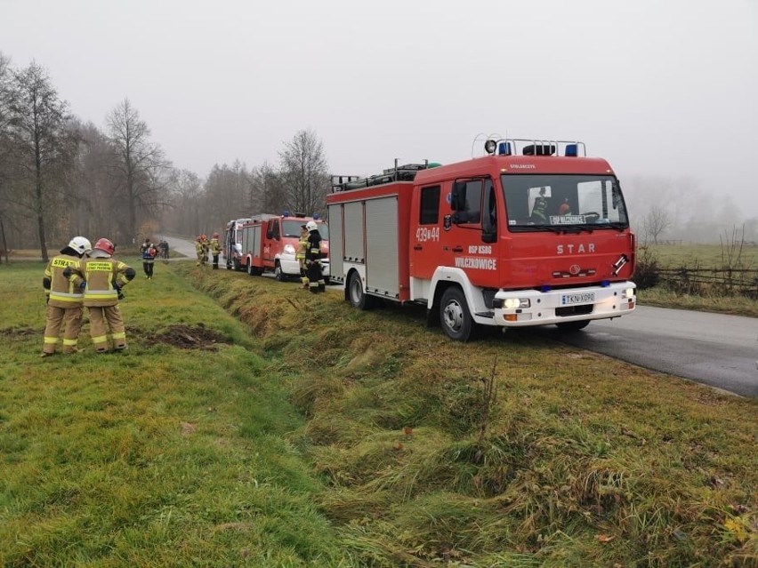 Wypadek w miejscowości Skąpe w gminie Słupia konecka. Dwie osoby w szpitalu [ZDJĘCIA]
