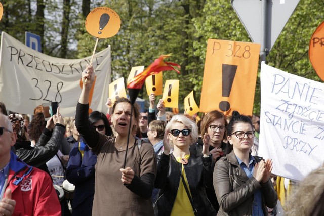 Protest nauczycieli strajk reforma edukacji  