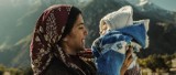 "Opowieść o trzech siostrach" [RECENZJA]. Gwiazdy "Wspaniałego stulecia" w nowym tureckim filmie! Sprawdzamy, jak wyszło!